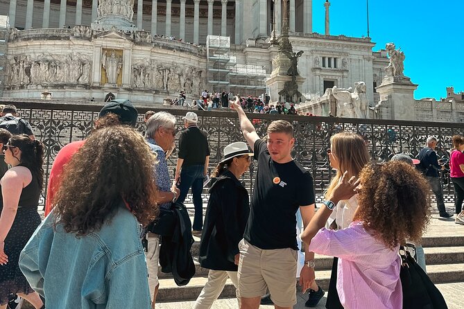 Small-Group Rome Express Walking Tour in English/Spanish - Ending in Piazza Navona with a Buzzing Atmosphere