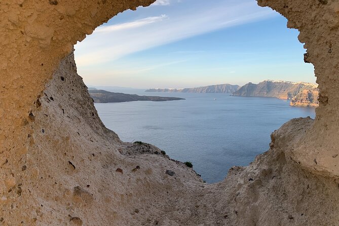 Small Group Sightseeing Tour: All Santorinis Treasures - Oia: Shopping, Architecture, and Sea Views