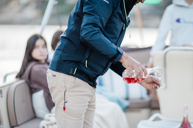 Small-Group Six Bridges Douro River Cruise in Porto with Drinks - Expert Local Guide and Personal Service