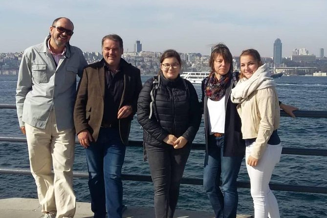 Small Group: Spice Bazaar&Cruising on Bosphorus - Visiting the Spice Bazaar in Istanbuls Old Town