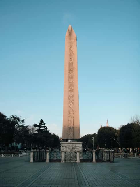 Small Group Tour Hagia Sophia, Blue Mosque and Grand Bazaar - The Magnificent Hagia Sophia: A Crossroads of Cultures