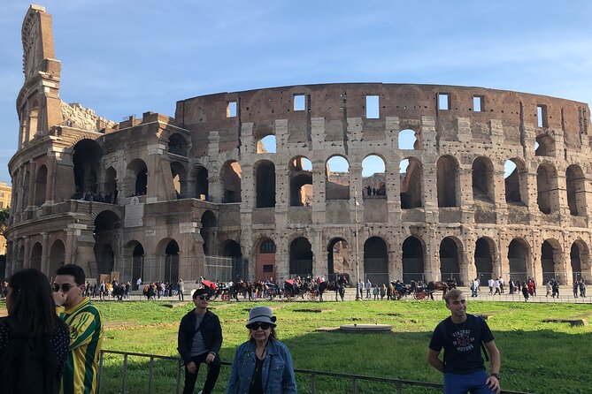 Small group tour of Colosseum, Roman forum and Palatine hill - The Guide: Jessica’s Engaging Style and Expertise