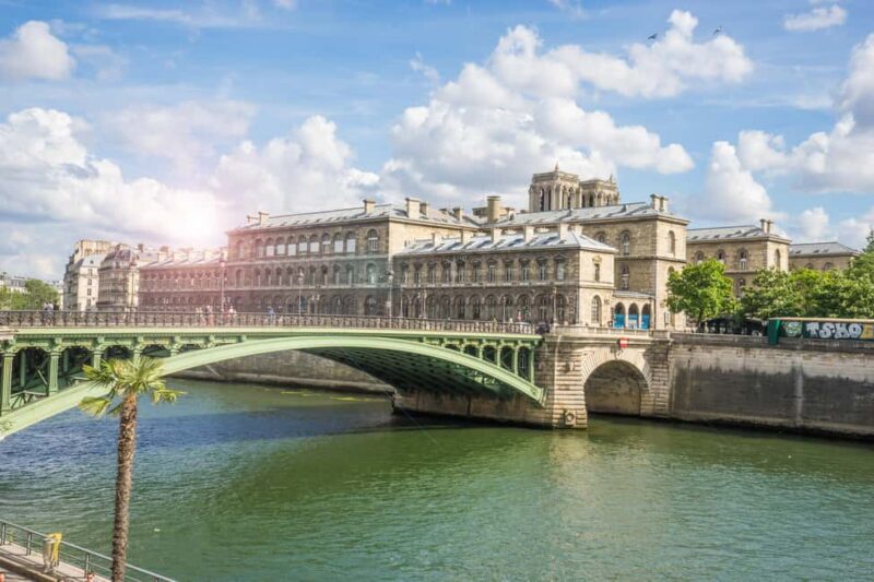 Small group tour of Paris: Ile de la Cité & Ile Saint-Louis - Key Points