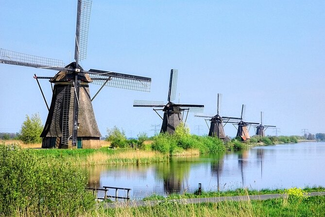 Small group tour to Kinderdijk windmills and Delft from Amsterdam - Who Should Consider This Tour