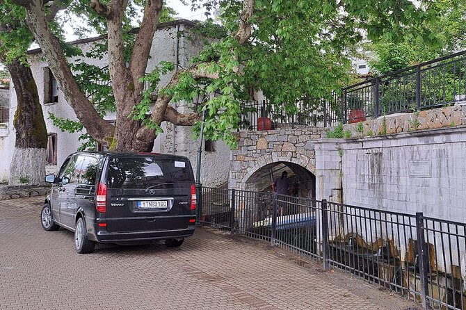 Small Group Tour to Knossos Palace Lasithi Plateau & Olive Mill - Tasting Dairy Products in Tzermiado