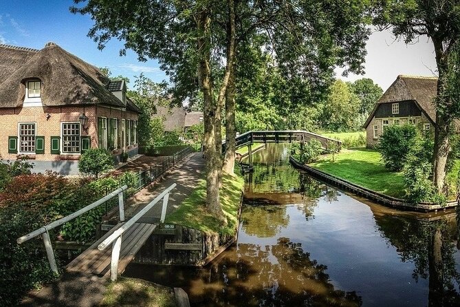 Small-Group Tour to Windmills & Giethoorn with boat tour - The Expert Guide and Personal Touch