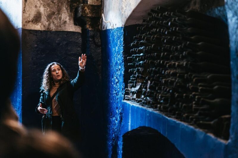 SMALL GROUP Tuscany Wine Tasting Safaris with Lunch / Dinner - The Role of Guides and Drivers