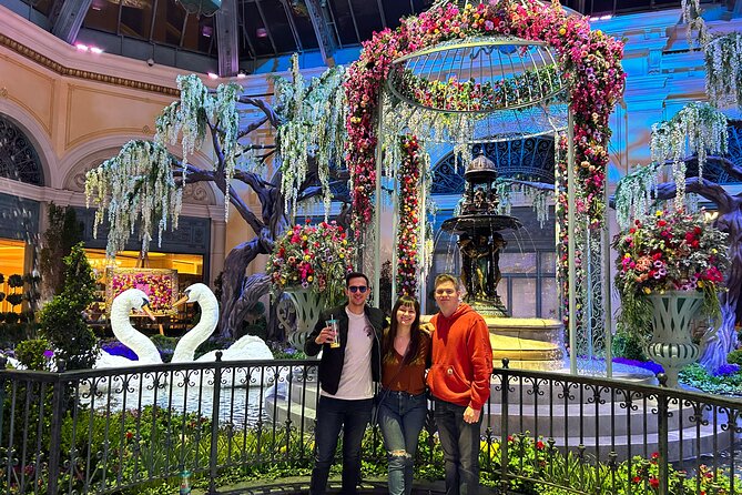 Small Group Vegas Strip Walking Tour with Free Drink - The Tour Starts at the Flamingo Las Vegas on the Strip