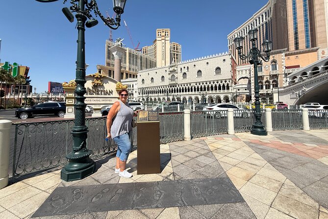 Small Group Vegas Strip Walking Tour with Free Drink - The Fountains of Bellagio and Artful Luxuries