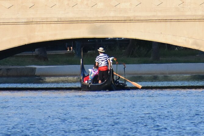 Small Group Venetian Gondola Cruise in Waikiki with Pastries - The Experience of the Family-Owned Operation