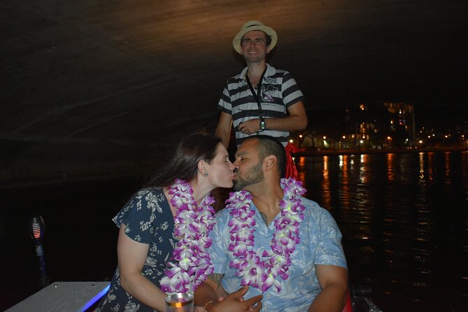 Small Group Venetian Gondola Cruise in Waikiki with Pastries - Post-Cruise Options with Waikiki Hop-On Hop-Off Bus