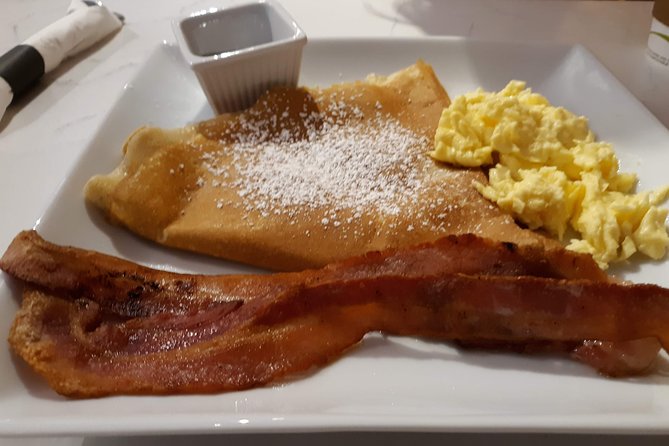 Small-Group Walking Tour in Greenville with Breakfast - The Guide: Faye’s Engaging Style