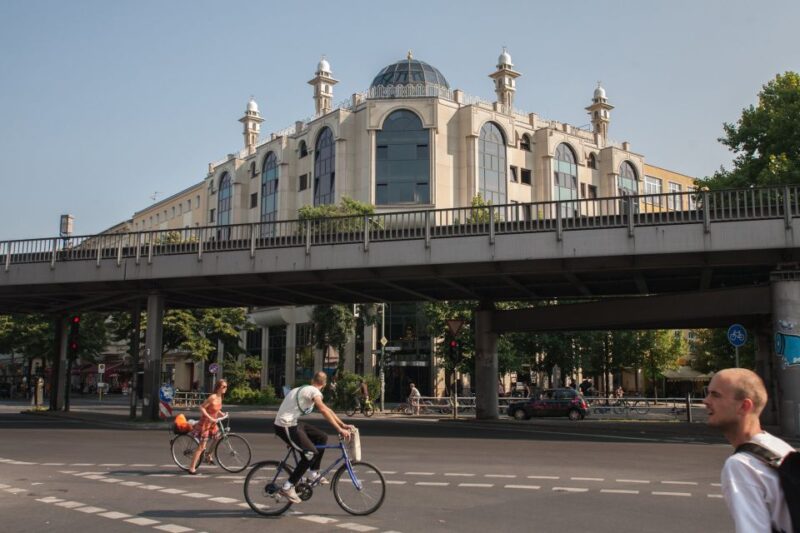 Small Group Walking Tour: "Wild Kreuzberg" - The Guide’s Role in Making the Tour Special