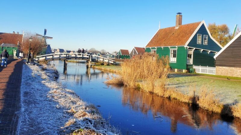 Small Group Zaanse Schans & Volendam Tour w/ Hotel Pick up - Guides: Knowledgeable, Friendly, and Engaging