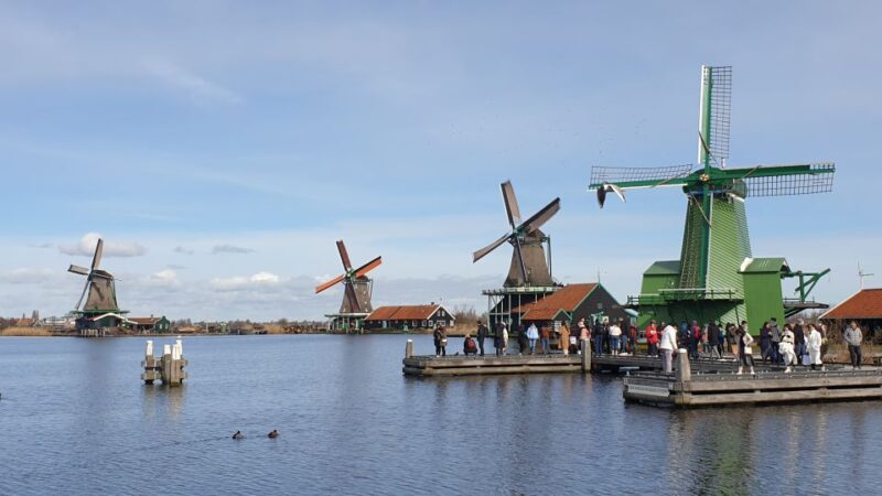 Small Group Zaanse Schans & Volendam Tour w/ Hotel Pick up - Unique Aspects That Set This Tour Apart