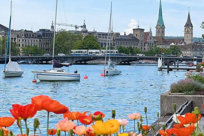 Small Group Zurich Walking Tour, Cruise and LINDT Factory - Exploring Zurich Old Town’s Historic Highlights
