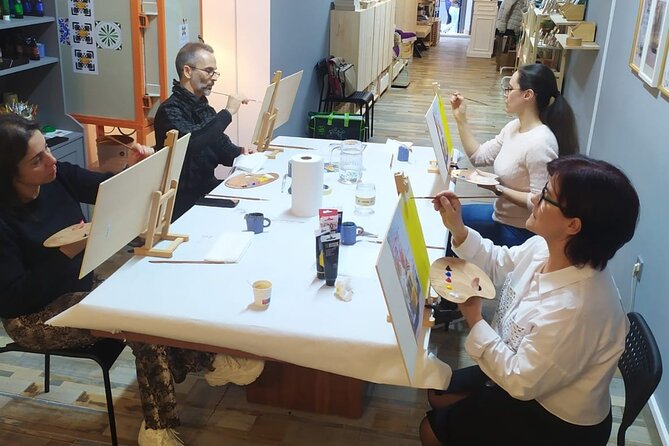 Small Painting Group with a Local Artist in Porto - All Materials Provided: High-Quality Supplies for Optimal Results