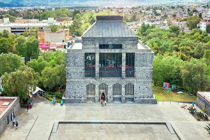 Small VIP Group: Frida Kahlo and Diego Rivera Legacy - Logistics and Comfort