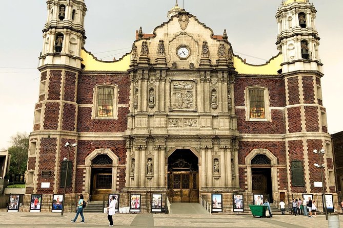 Small VIP Group: Teotihuacan Pyramids and Shrine of Guadalupe with lunch - The Cultural Significance of the Landmarks