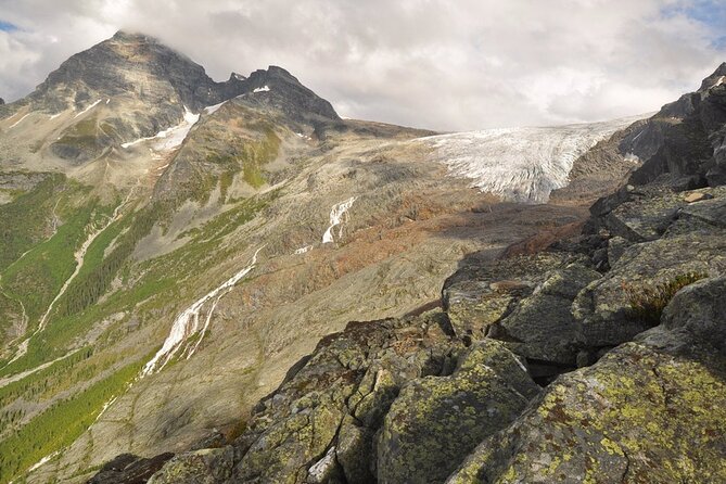 Smartphone Audio Driving Tour between Lake Louise & Revelstoke - The Ski Resort and Mountain Peaks