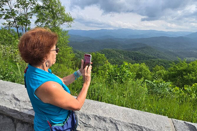 Smoky Mtn Cades Cove, RR/Logging Museum-Foothills Pky Spring Tour - Key Points
