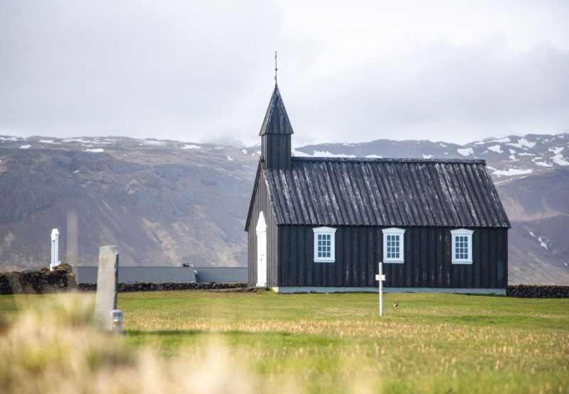 Snaefellsnes Peninsula and Kirkjufell Small-Group Tour - Discovering the Mystical Djúpalónssandur Black Sand Beach