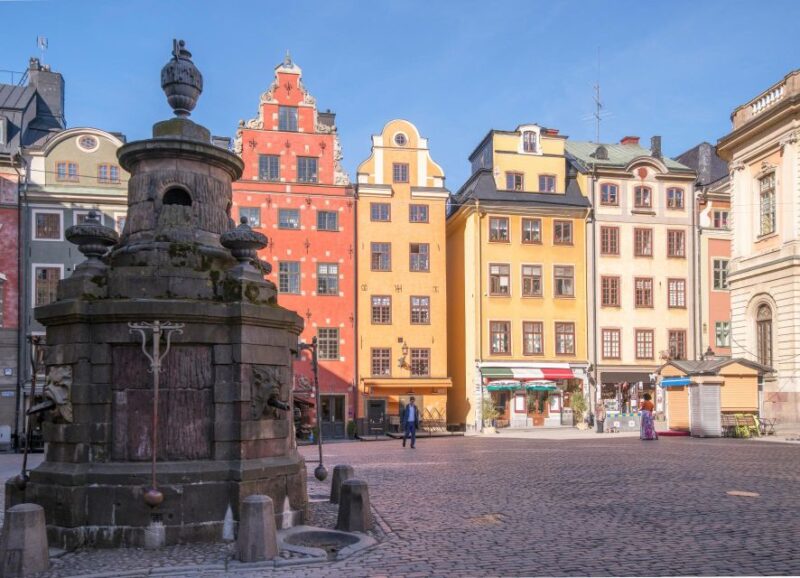 Snaps, Hygge and Nightlife Tour in Stockholm Old Town Bars - What to Expect at Each Venue