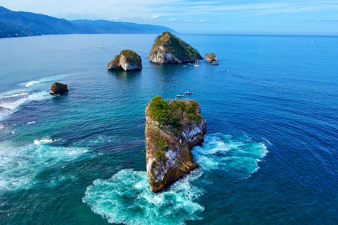 Snorkeling at Los Arcos 5 islands Hidden Beach and Cliff Jumping - Discover Snorkeling, Cliff Jumping, and Hidden Beach Fun in Puerto Vallarta