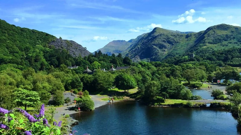 Snowdonia: Snowdonia, Bodnant Gardens & Castles Private Tour - Discovering the National Slate Museum