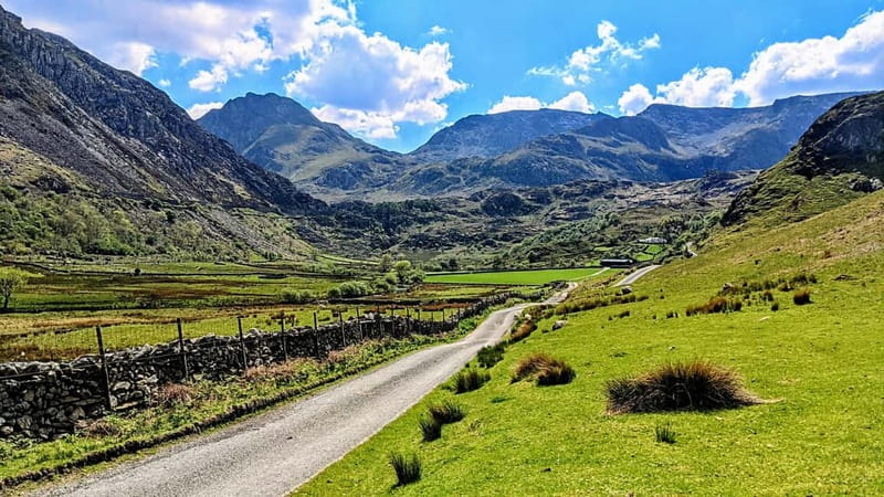 Snowdonia: Snowdonia Mountains, Lakes & Mines Private Tour - Exploring Conwy’s Historic Castle and Welsh Dragon