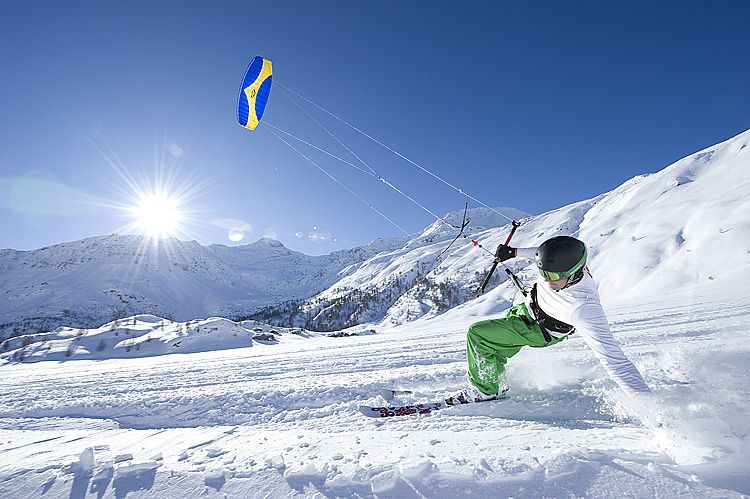 Snowkiting School on the Simplon Pass - Discover the Thrill of Snowkiting on the Simplon Pass in Switzerland
