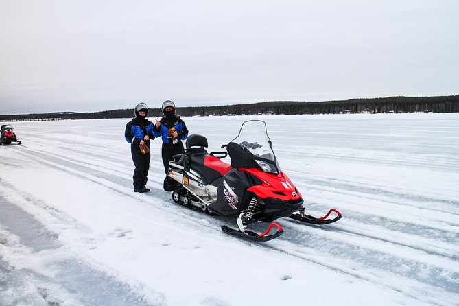 Snowmobile Safari in the Nature - Morning start - Exciting Snowmobile Safari in Rovaniemi with All-Inclusive Comfort
