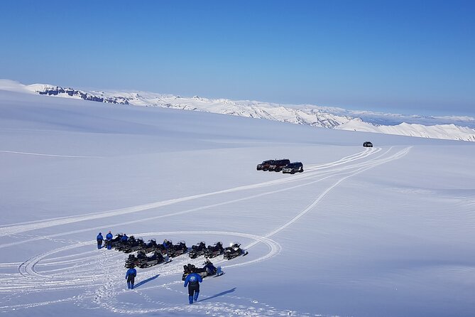 Snowmobile tour on Vatnajökull - Logistics: Meeting Points and Group Size