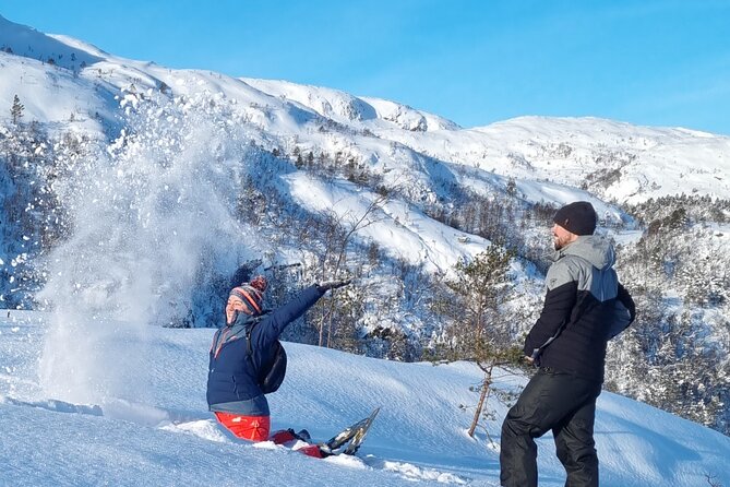 Snowshoe hiking Bergen Public - Norway Mountain Guides - The Guide and Group Dynamics