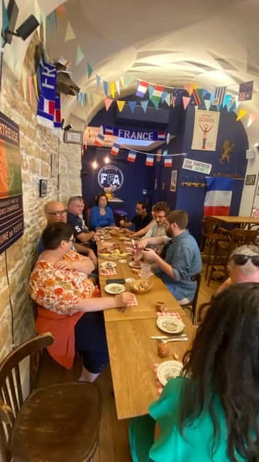 So Frenchy Tour - A Cultural and Gastronomic Stroll - Exploring Presquîle: A Blend of Architecture and Flavors