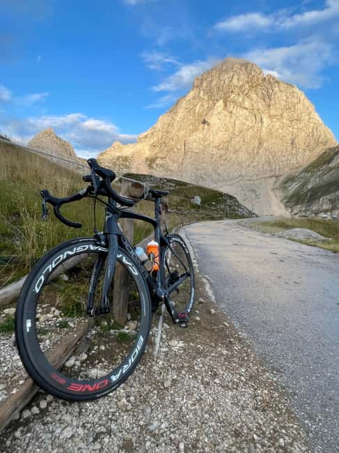 Soa valley: Guided Cycling Tour with Snacks and Support - Snacks, Hydration, and Refreshments on the Route