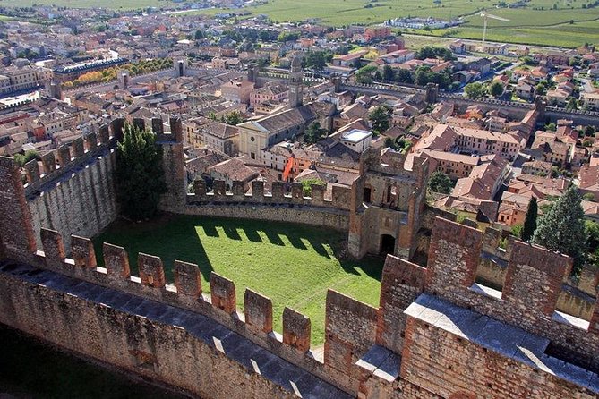 Soave: history and excellence in wines, in Verona hillside - Practical Details and Logistics