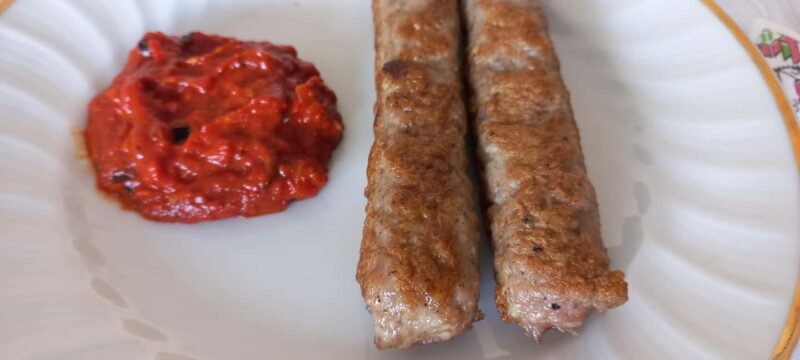 Sofia: 1980s Communism-Era Dinner with Local Host - Exploring Sofia’s Communist Past Through Stories and Music