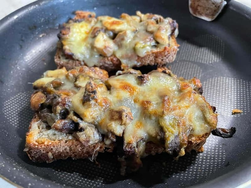 Sofia: Culinary Adventure To The Fungi And Botanical Kingdom - The Guide and Language Support