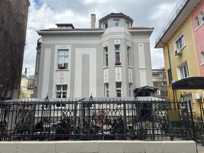 Sofia: Live Guided Tour with Headphones - Exploring Roman Ruins in the Largo Area