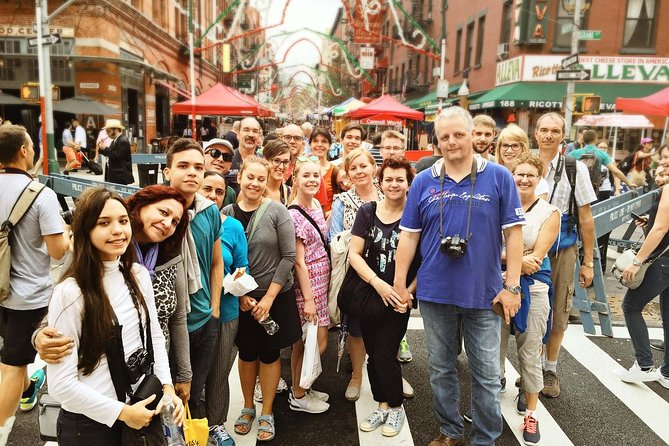 SoHo, Little Italy, and Chinatown Walking Tour in New York - Taking in Chinatown’s Cultural Vibrancy