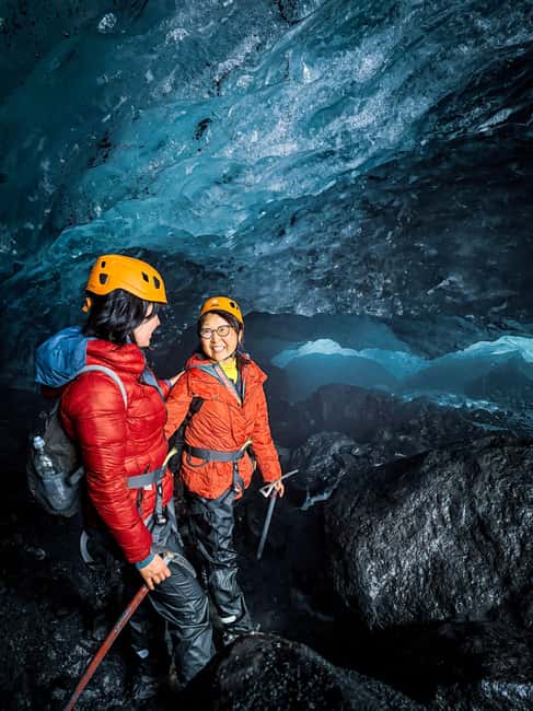 Sólheimajökull: Glacier Hike and Blue Ice Cave Tour - Starting Point at the Icelandic Mountain Guides Base Camp