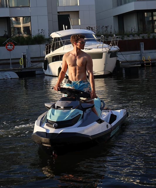 SOLMARINA Gdask: JET-SKI Rental - Logistics: Meeting Point and Group Size