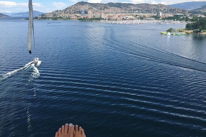 Solo Parasailing Experience in Kelowna - What the Parasailing Crew Does