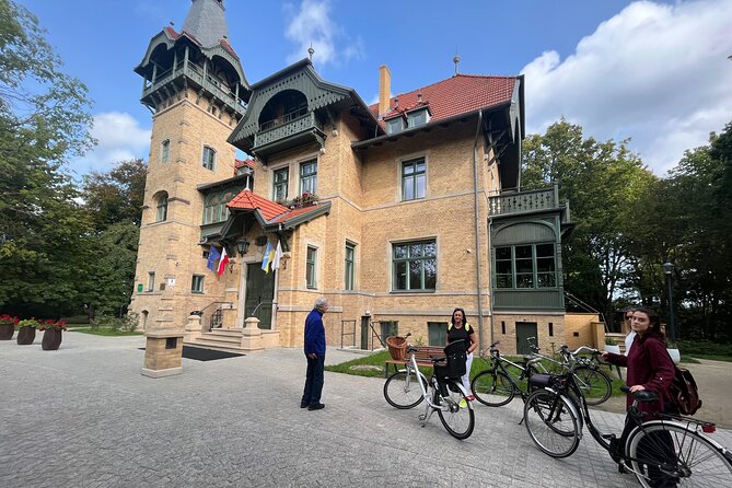 Sopot Private City Tour with a local architect - Discovering the Goyki 3 Art Inkubator and Tower Villa