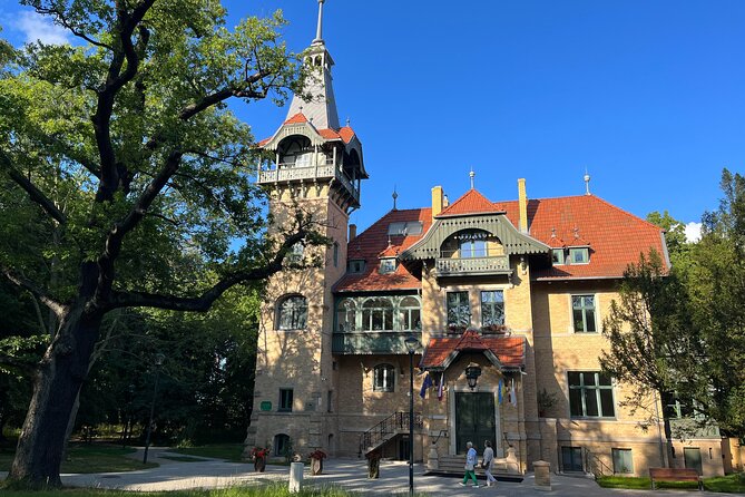 Sopot Private City Tour with a local architect - Paying Tribute at the Jan Jerzy Haffner Monument