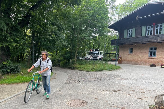 Sopot Private City Tour with a local architect - Admiring the Sofitel Grand Sopot and the Skwer Kuracyjny