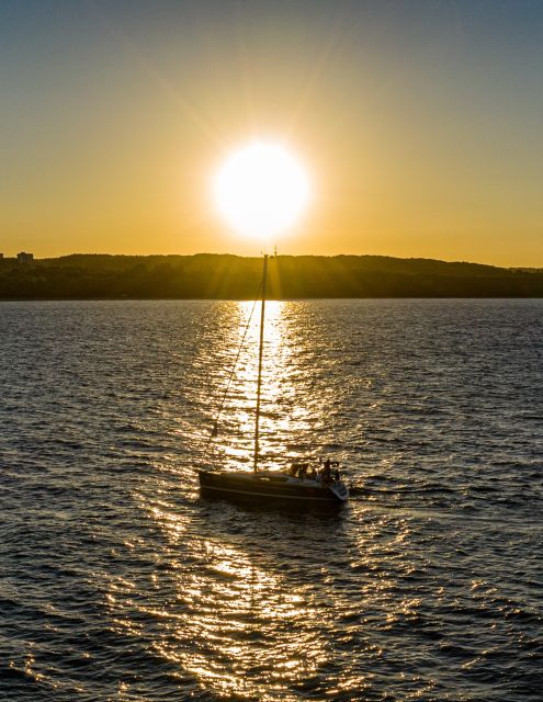 Sopot: Sunset Yacht Cruise with Welcome Drink - Key Points