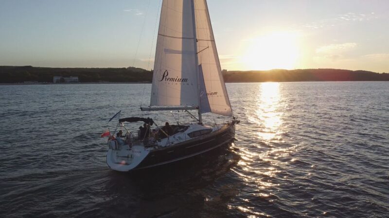 Sopot: Sunset Yacht Cruise with Welcome Drink - Scenic Stops and Landmarks Seen from the Water