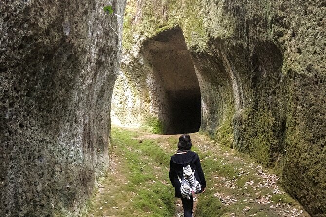 Sorano and its wonders, The Vie Cave and wine cellars - Why This Tour Stands Out: Focus on Authenticity and Personal Touch